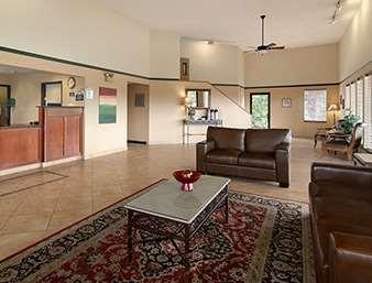 Colony Inn Kent Interior photo